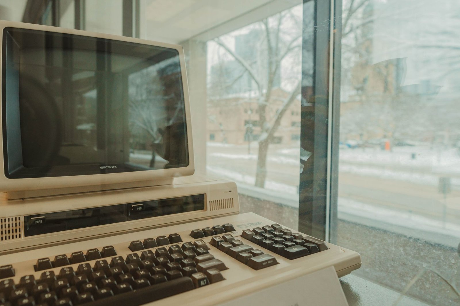 outdated computer old technology